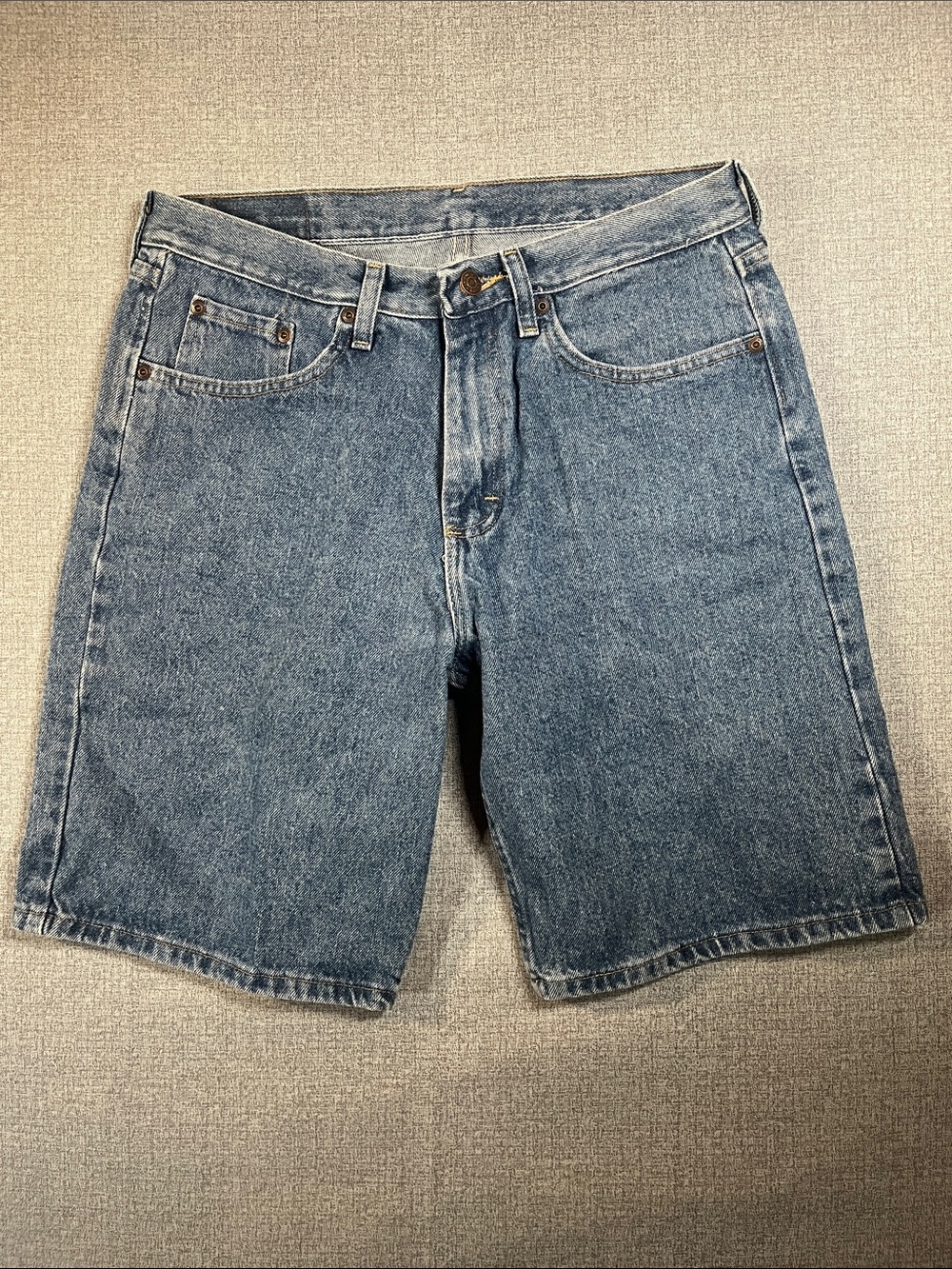 Wrangler Classic Men's Denim Shorts in Light Blue, size 33